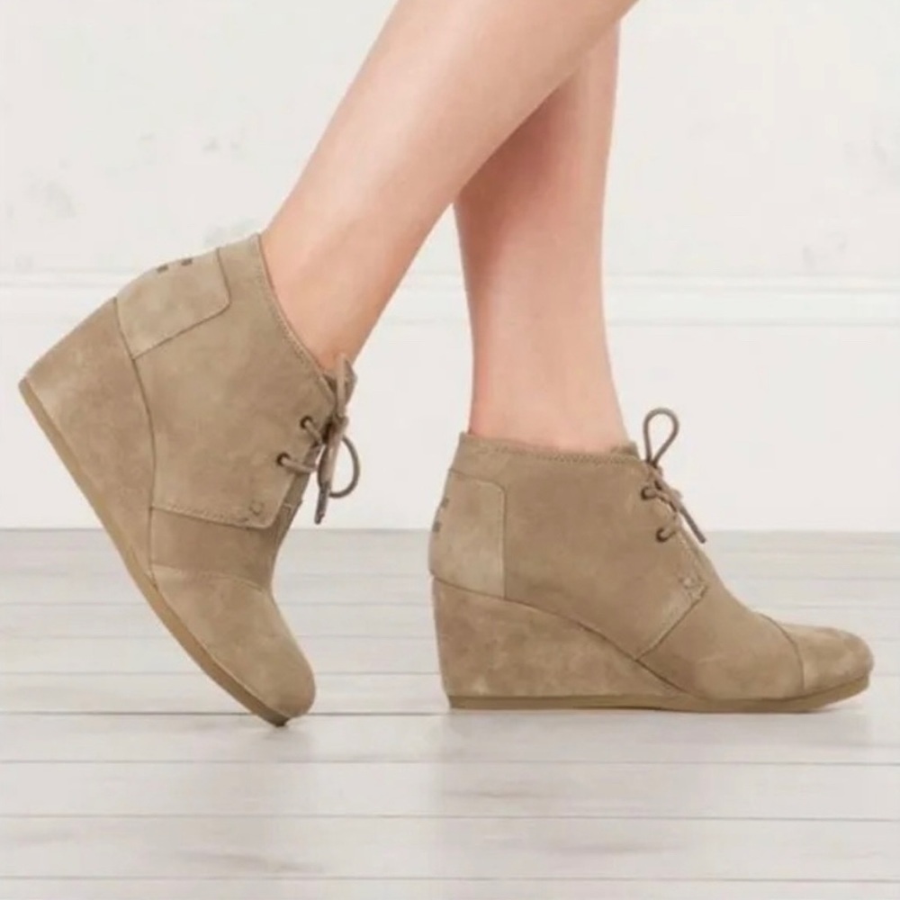 Toms Women's Taupe Desert Wedge Ankle Bootie 6.5 Suede Leather kala